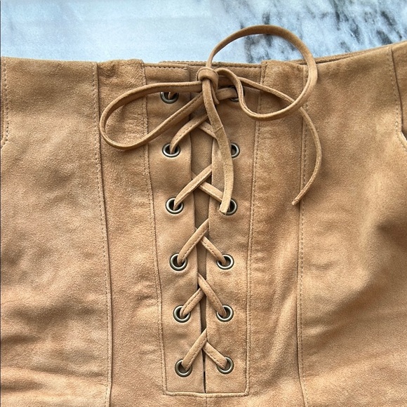 Fifth & Mode Camel Suede Lace-Up Shorts | Intermix | Size 6 - Picture 7 of 8